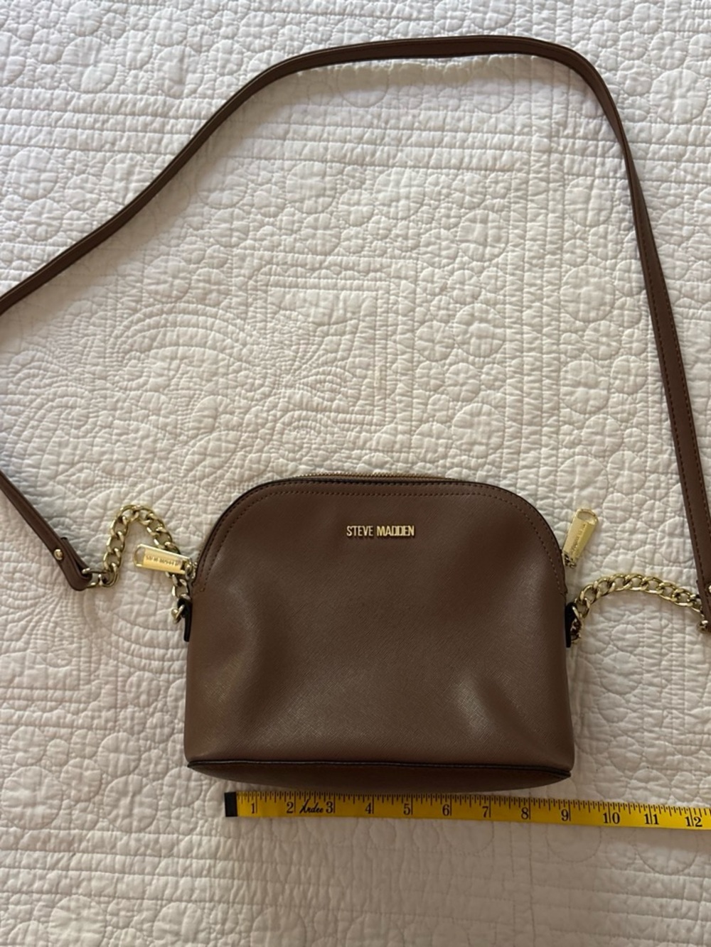 Steve Madden Beige Leather Crossbody with Gold Chain